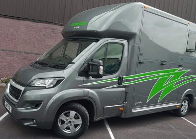 Aeos QV ST 45 horsebox