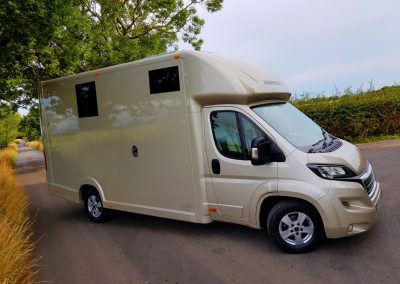 Aeos 3.5 tonne Compact horsebox in metallic champagne