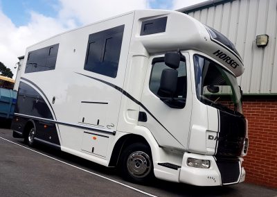 Helios 7.5 tonne horsebox in metallic grey and white