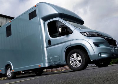 Aeos 3.5 tonne Compact horsebox in metallic blue