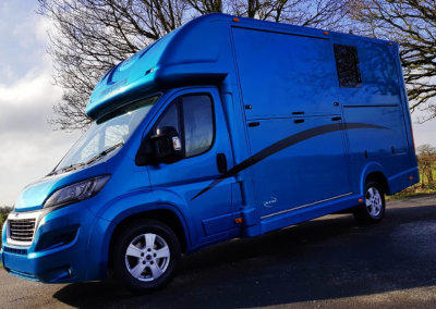 Aeos QV ST 45 Horsebox