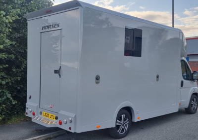 Aeos QV 4.5 tonne in light grey