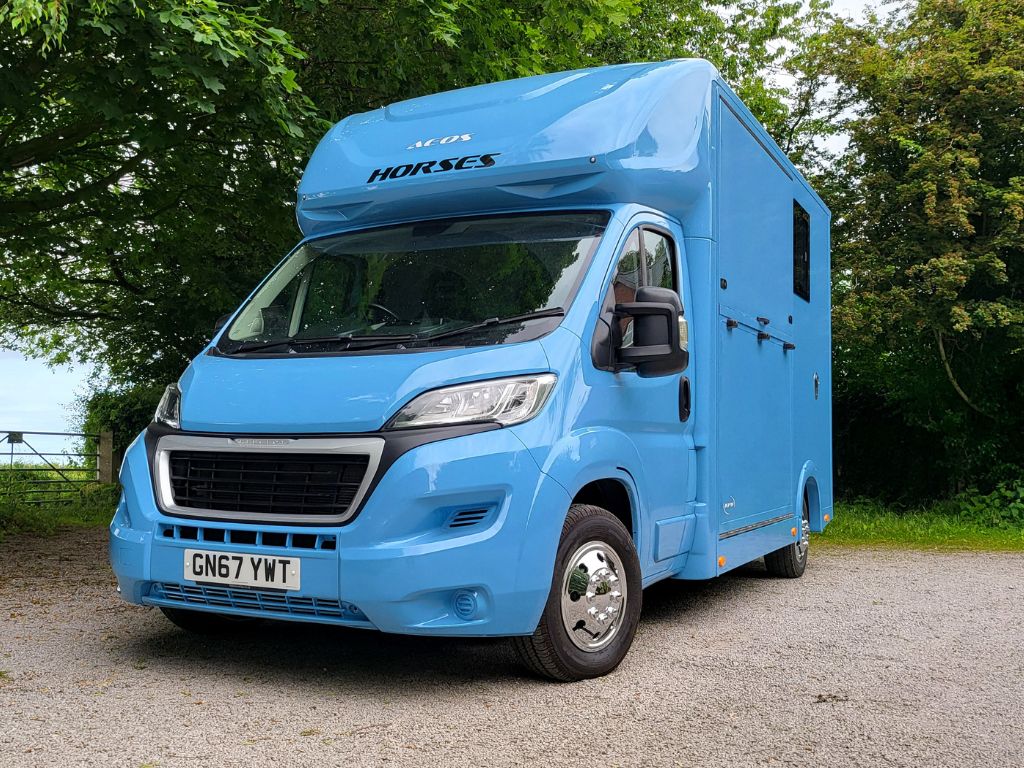 Aeos QV ST 3.5 Horsebox