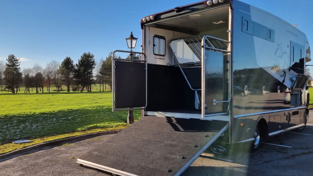 Horse Safety First – Horsebox Load Height