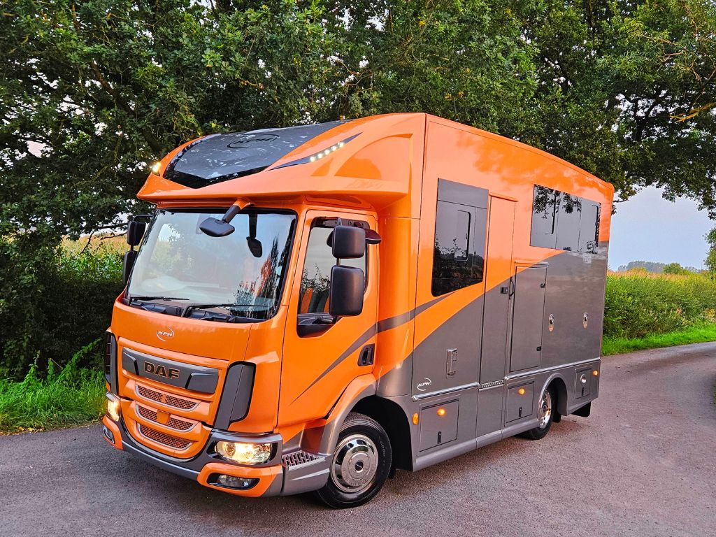 Helios Compact 75 Horsebox