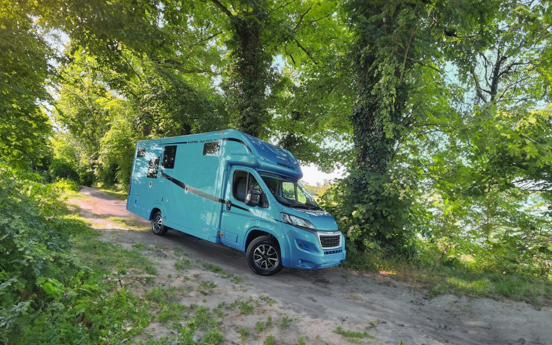 Aeos Discovery 45 horsebox