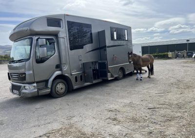 Helios 75 horsebox at work