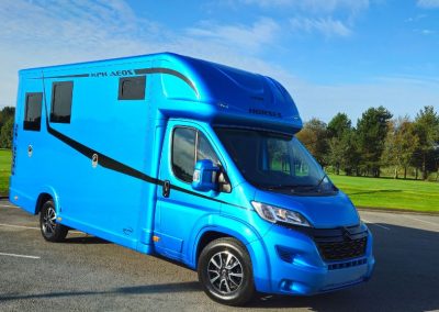 Aeos Edge 45 horsebox in metallic blue by KPH